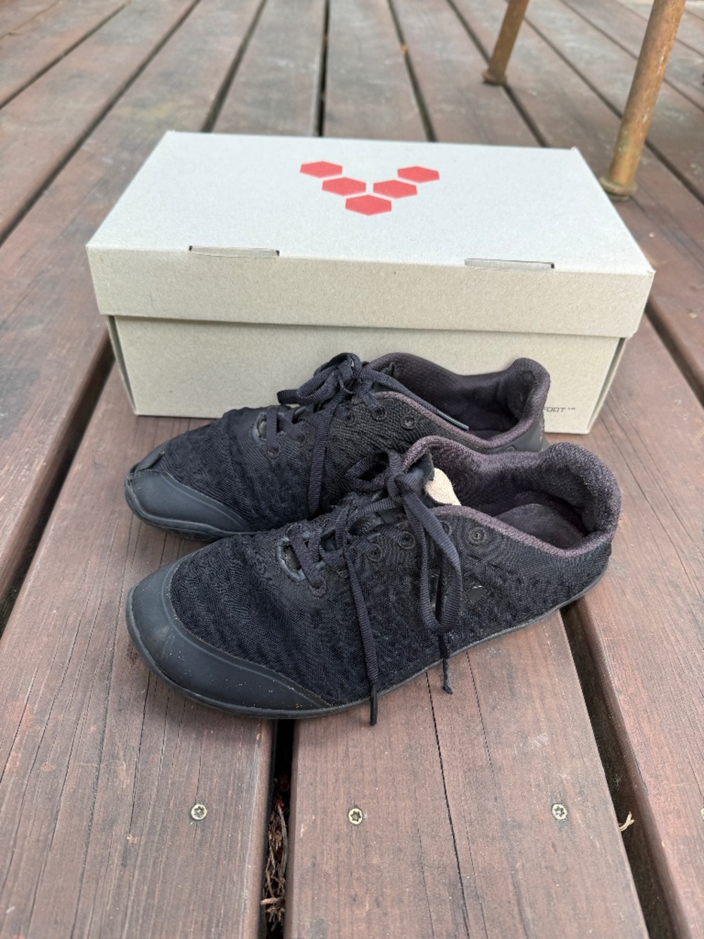 Vivo barefoot EU 37L / US 6.5 black stealth shoes